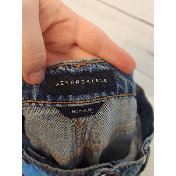 Aeropostale Women's Blue Cotton 5 Pockets Distressed High Rise Mom Jeans Size 12 - Picture 3 of 7